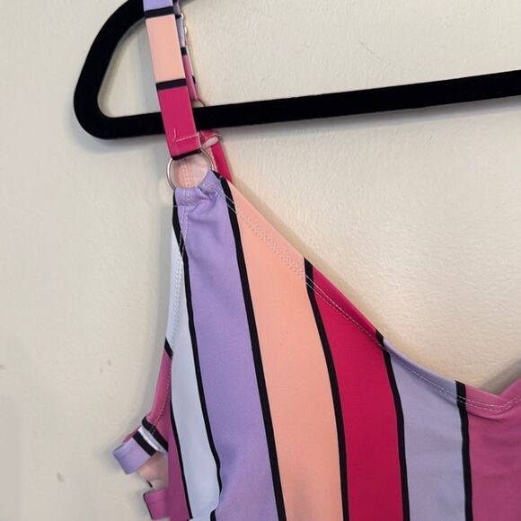 LYSA Plus Size Striped Multicolor Swimsuit - Picture 2 of 10